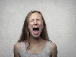 How loud can a human yell? Human voice can carry up to six miles